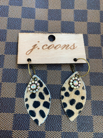 Small cheetah earrings